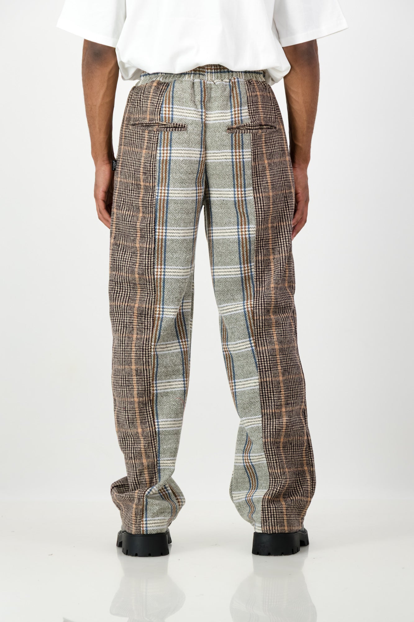 TWO TONE RELAXED PANELED PANTS