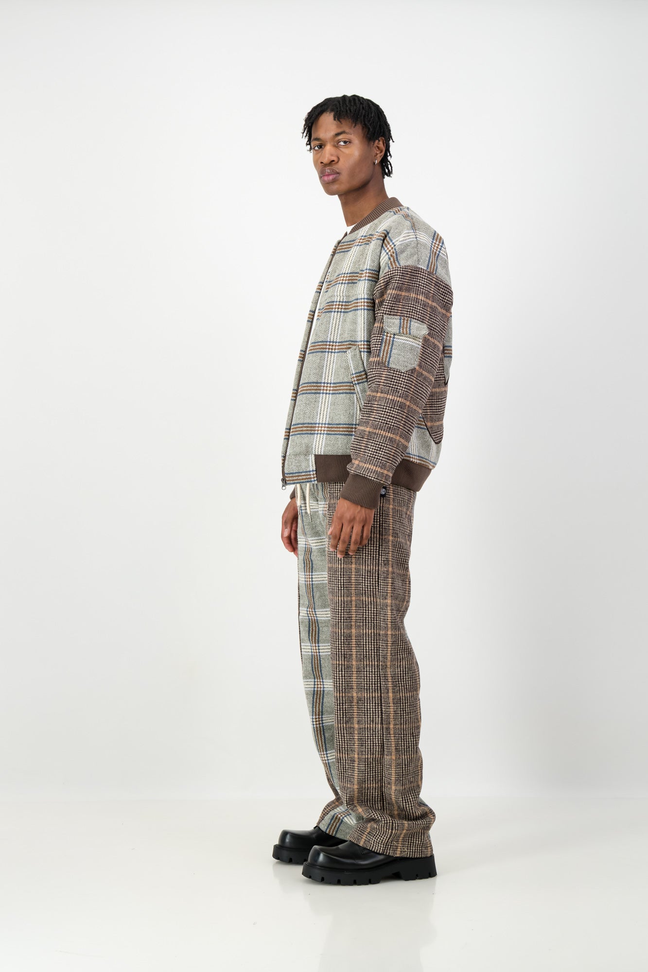 TWO TONE RELAXED PANELED PANTS