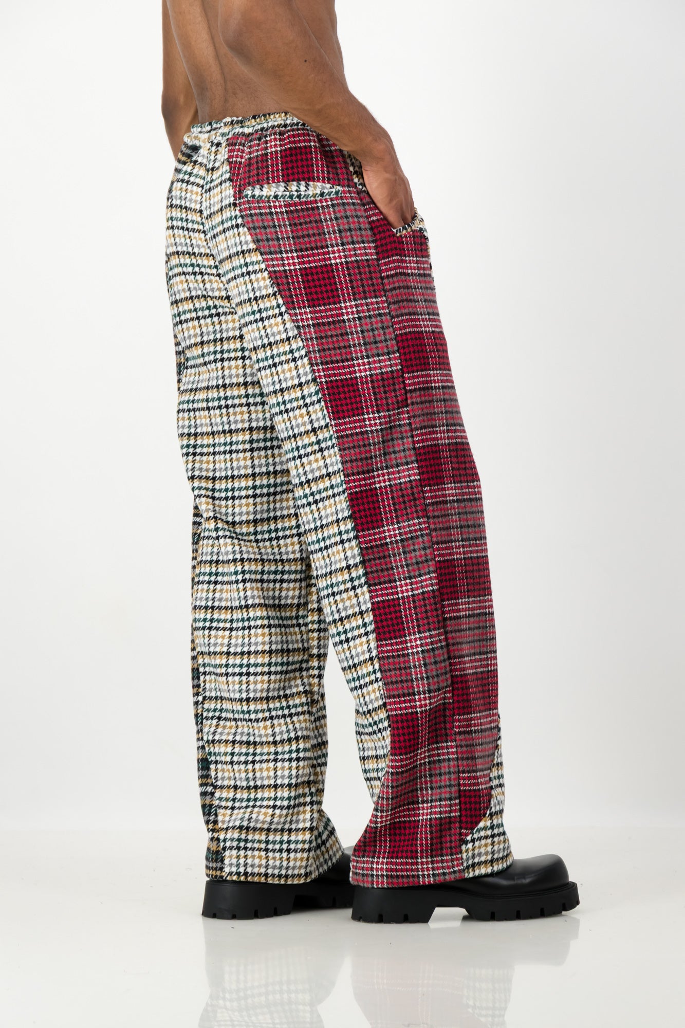 CURVE PANELED PANTS