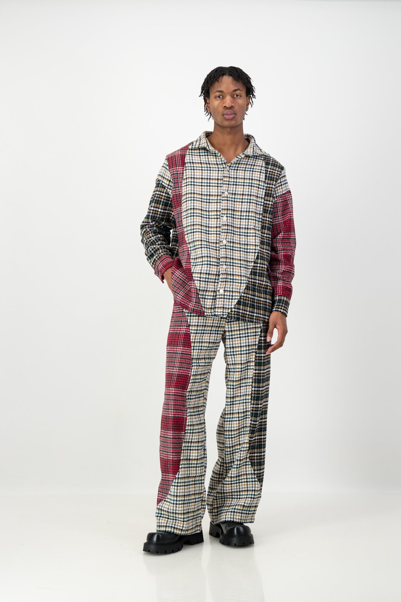 CURVE PANELED PANTS