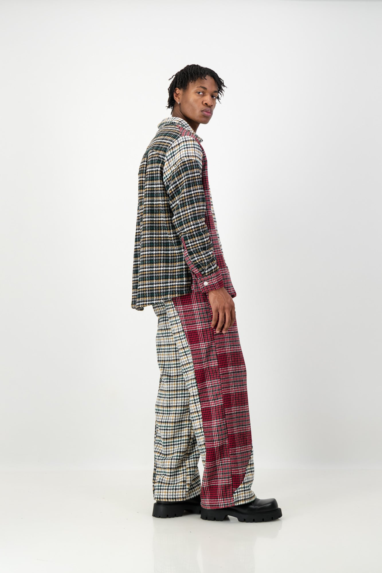 CURVE PANELED PANTS