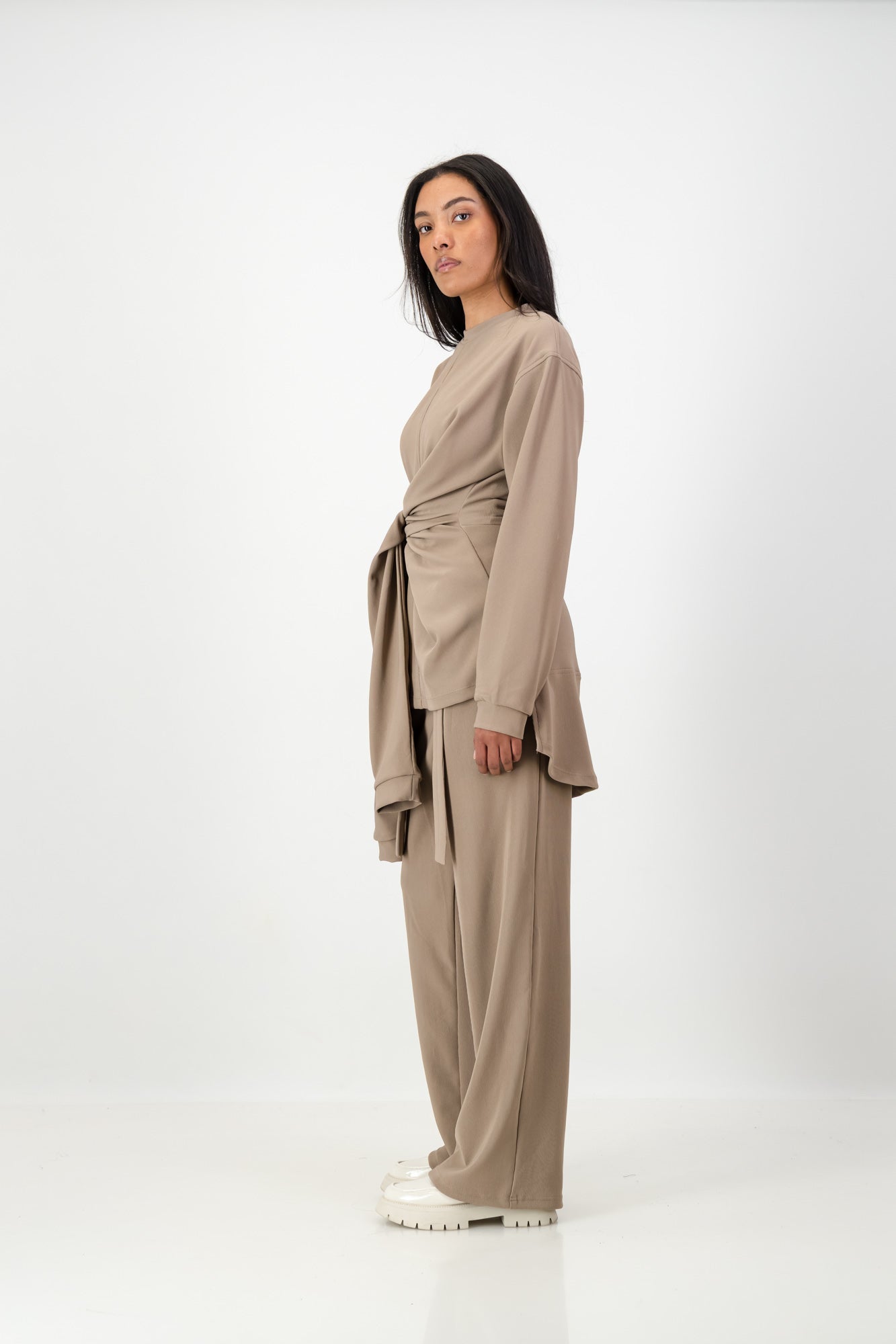 ADJUSTABLE WAIST PLEATED PANTS BROWN