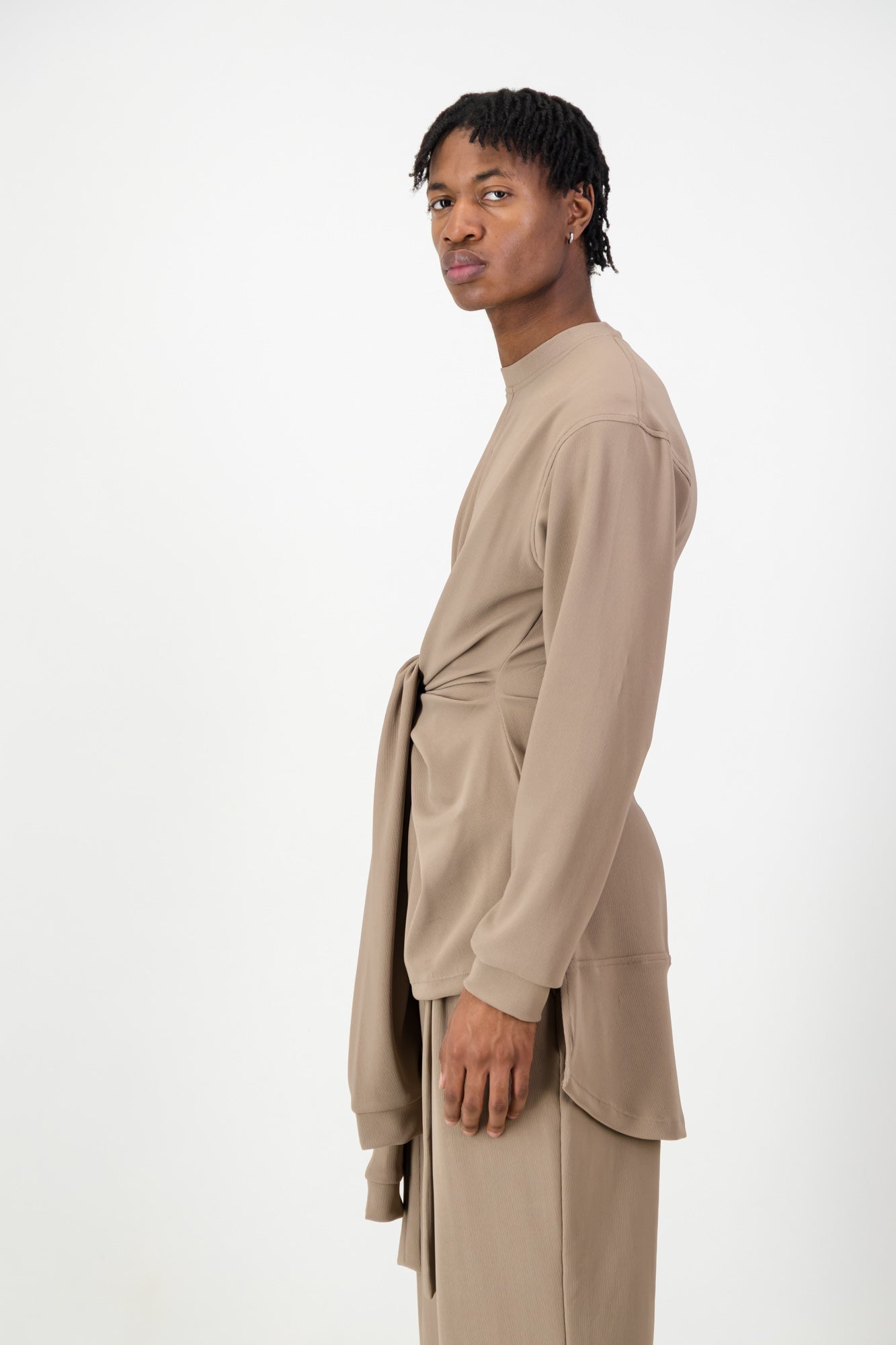 KNOTTED LONG SLEEVE T-SHIRT BROWN
