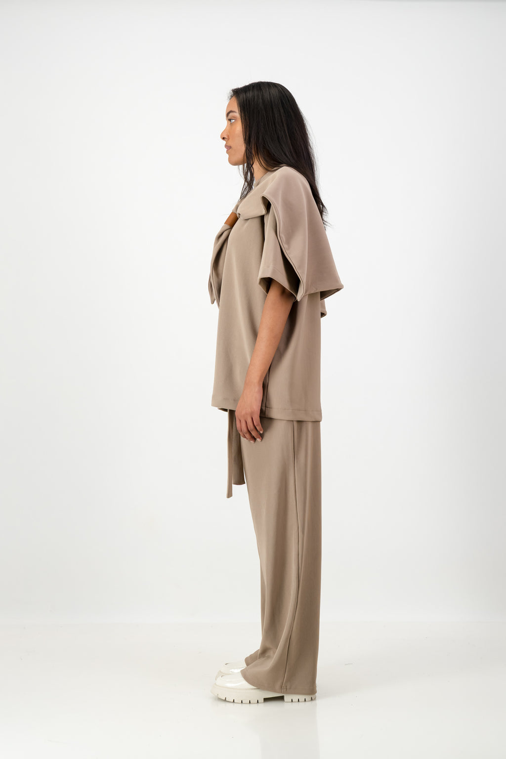 KNOTTED SCARF T-SHIRT BROWN