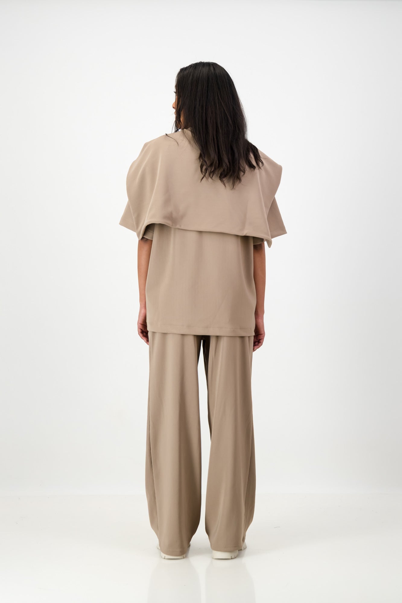 KNOTTED SCARF T-SHIRT BROWN
