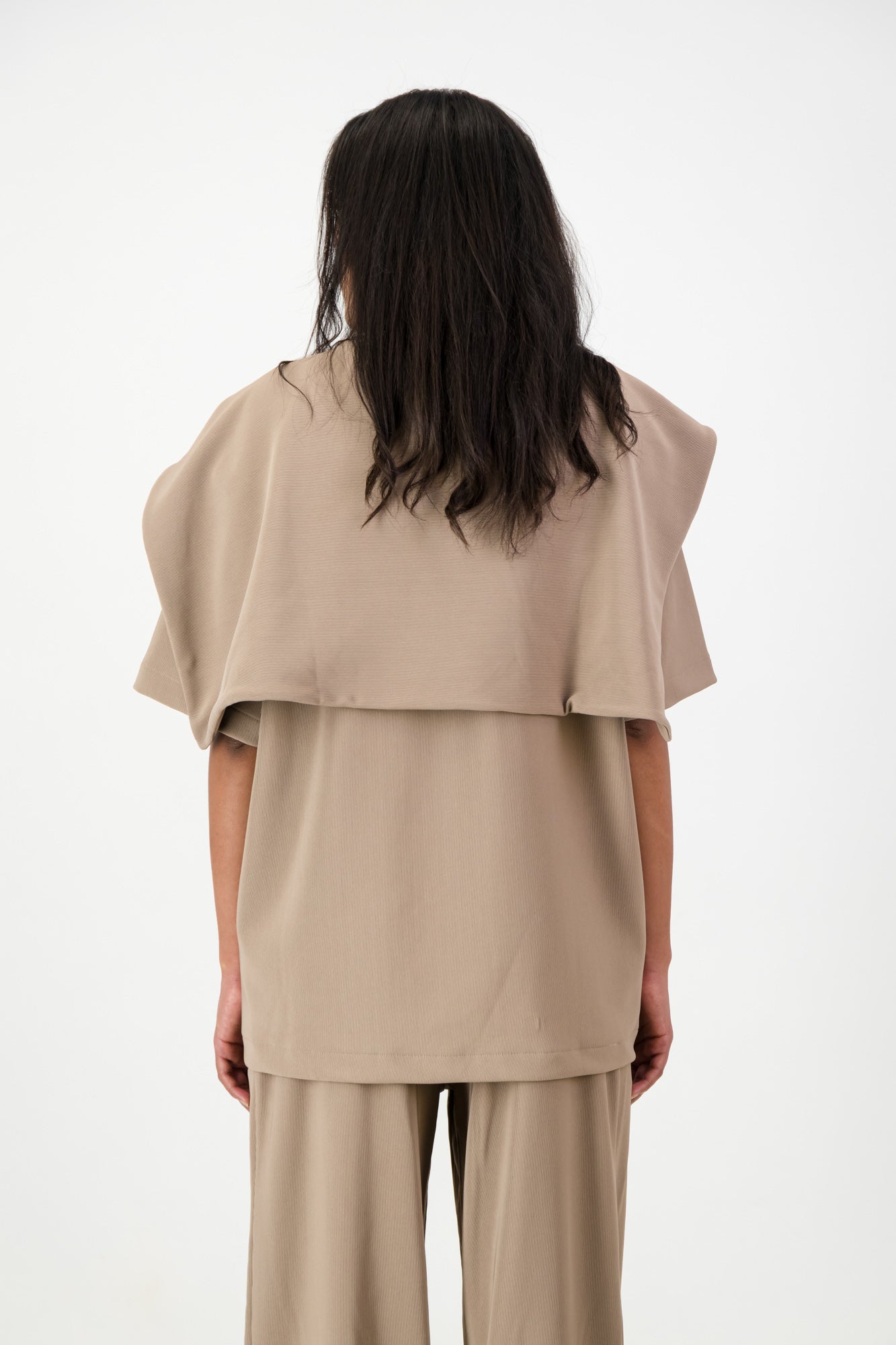 KNOTTED SCARF T-SHIRT BROWN