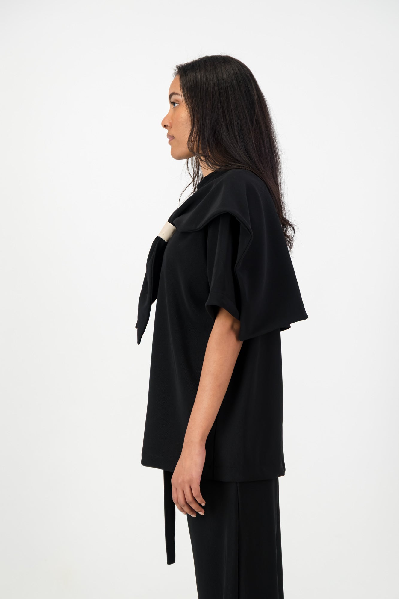 KNOTTED SCARF T-SHIRT BLACK